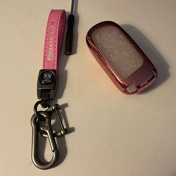 Dodge key fob Keychain Pink Leather with Logo & Key Fob Cover in pink NWT - Picture 1 of 4